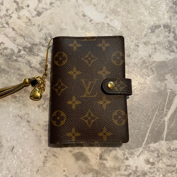 💯 Authentic Louis Vuitton Small Ring agenda